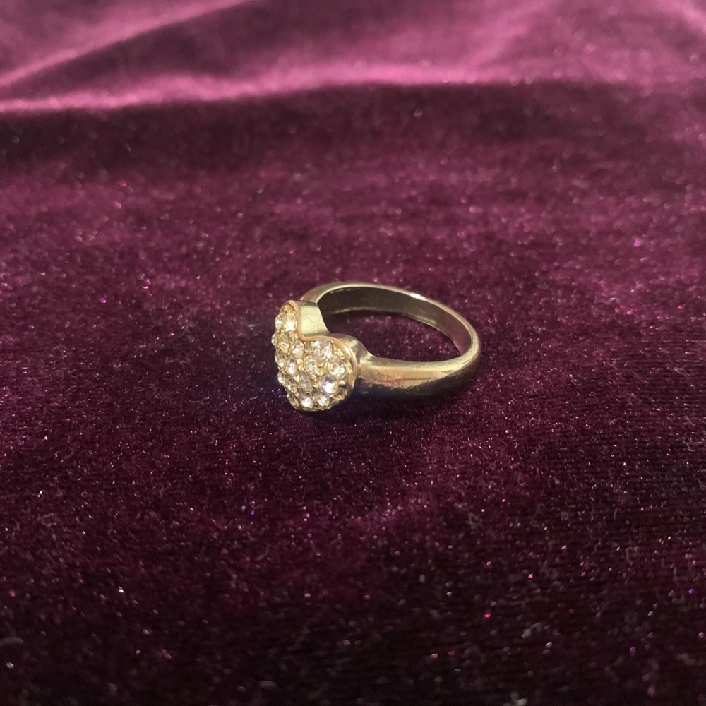 🥶 5/$18 - Rhinestone Heart Ring - Picture 4 of 6